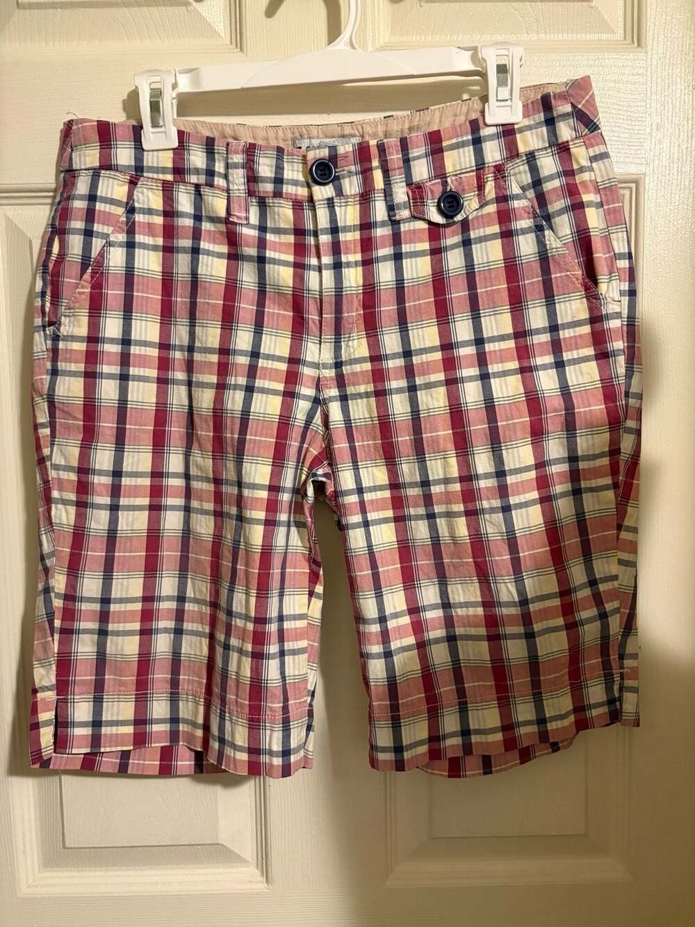 Y2K Cute! Preppy and cool Z.Cavaricci Women's Plaid Bermuda Shorts Size 10